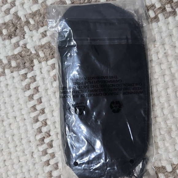 Buffbunny Black Gamechanger Zip Pouch NWT - Picture 9 of 9